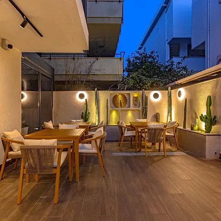Dulcet Hotel