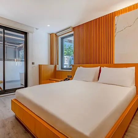 Dulcet Hotel