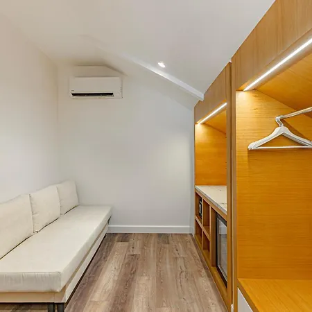 Dulcet Hotel