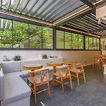 Dulcet Hotel