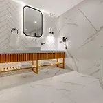 Dulcet Hotel