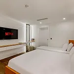 Hotel Dulcet