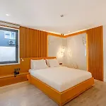 Hotel Dulcet *