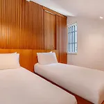 Dulcet Hotel *