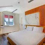 Hotel Dulcet *