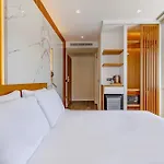 Hotel Dulcet *